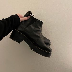 Dr. Marten Rometty Casual Street Style Chelsea Black Pull On Heeled Ankle Boots